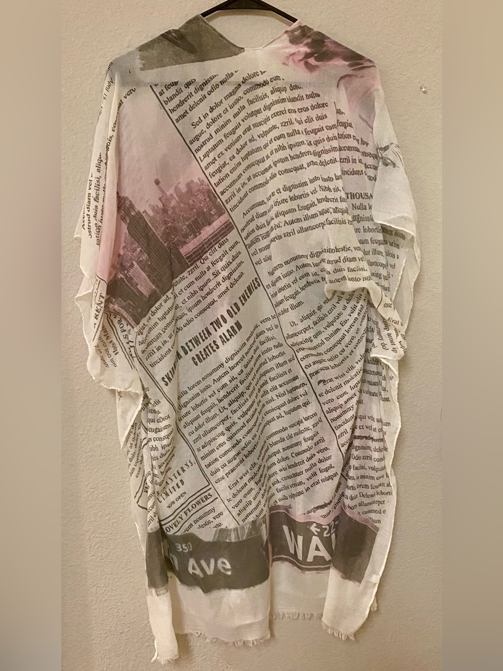 Newspaper Print Kimono with Pink and Gray Photo Blocks - One Size - EUC! - Picture 3 of 4